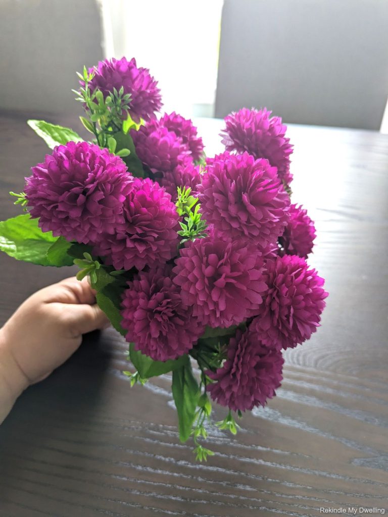 Close up of purple flowers.